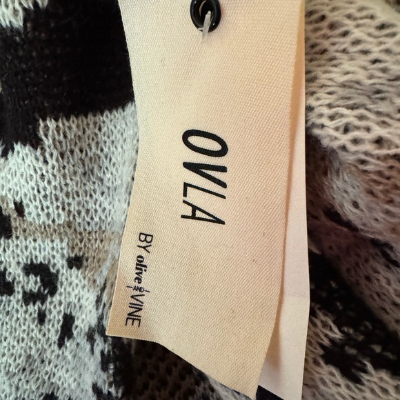 OVLA by Olive & VINE Floral Print Camo Cardigan Sweater Size Medium NWT - Picture 5 of 5